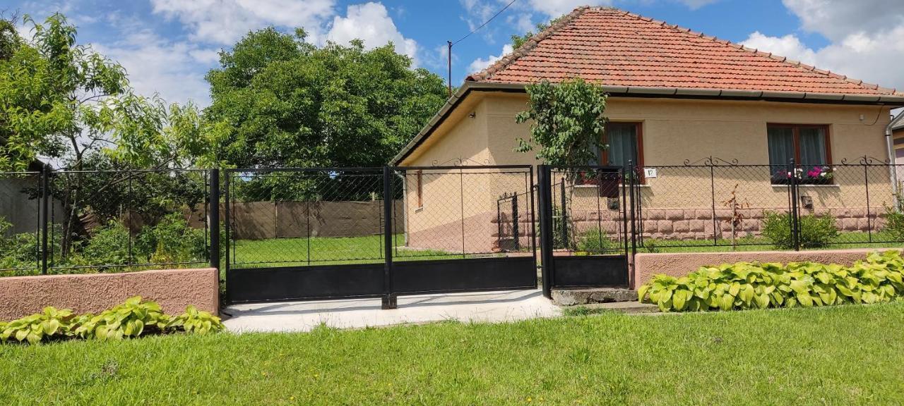 Andrea Vendeghaz Villa Egerszolat Екстериор снимка